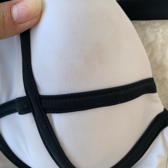 B&W High-waisted Bikini - Picture 6 of 7